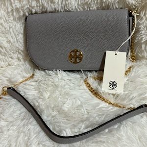 Brandnew Tory Burch Chelsea Pebbled Crossbody Bag